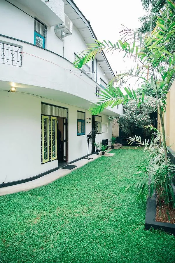 Tuk Tuk Hostels Colombo Sri Lanka