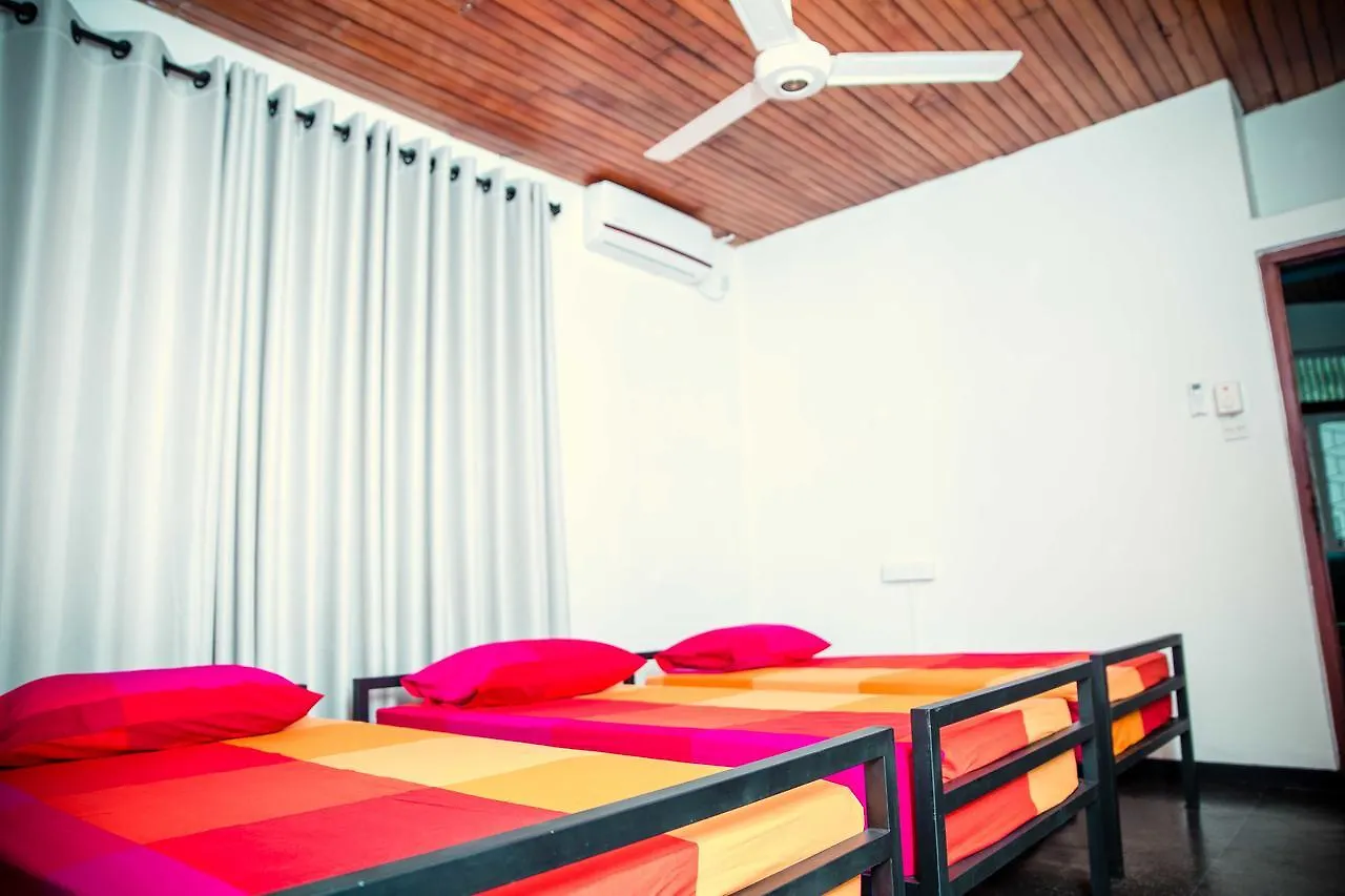 Tuk Tuk Hostels Colombo