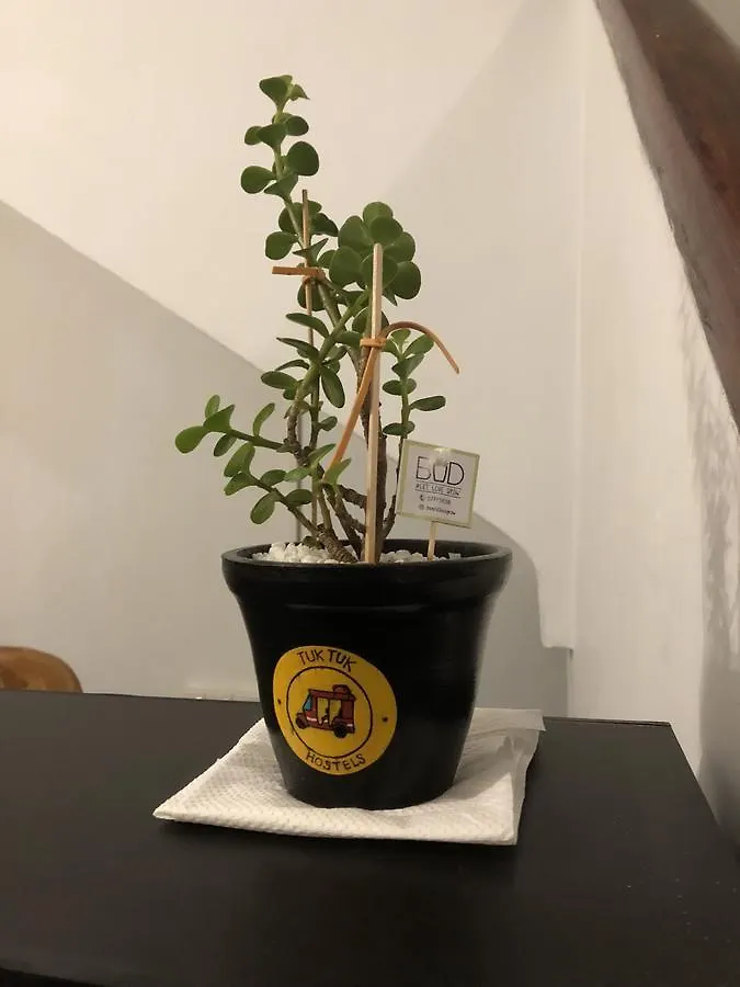 Tuk Tuk Hostels Colombo