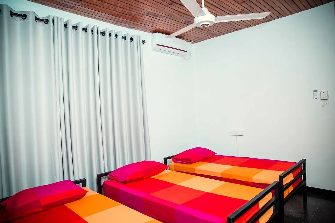 Tuk Tuk Hostels Colombo